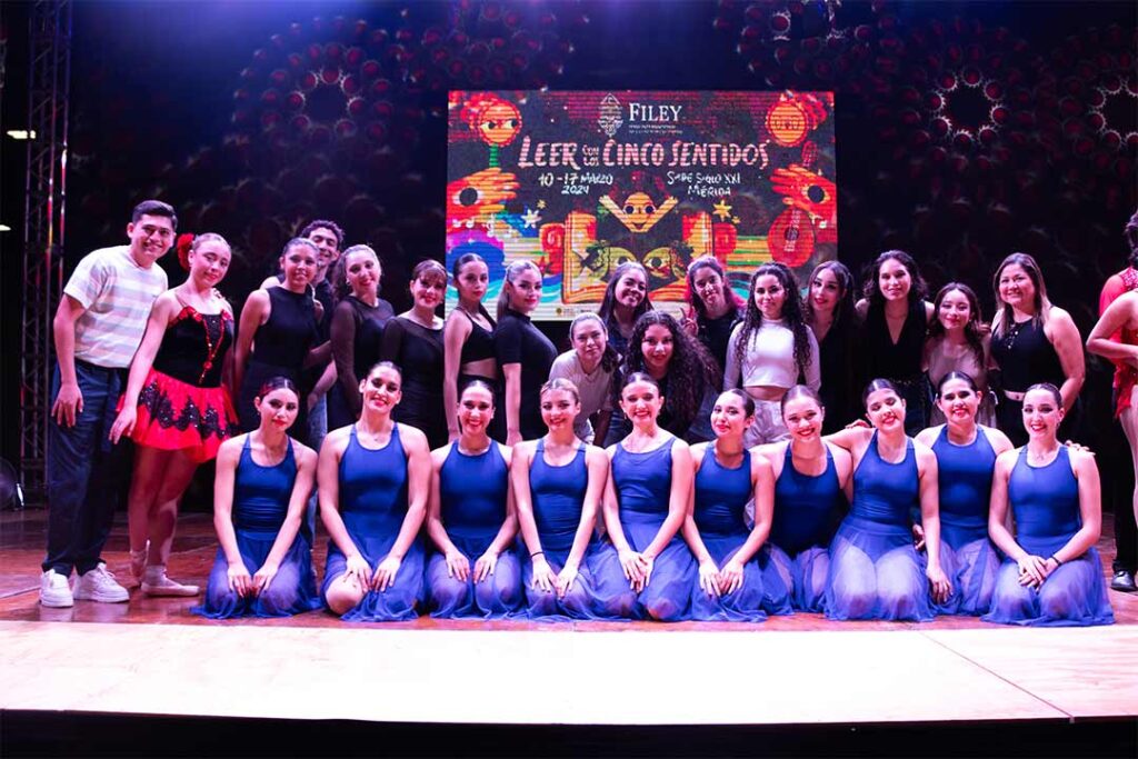 Destaca el talento artístico Anáhuac Mayab en la FILEY